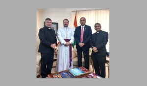 Read more about the article Meeting diplomatic envoys in Qatar