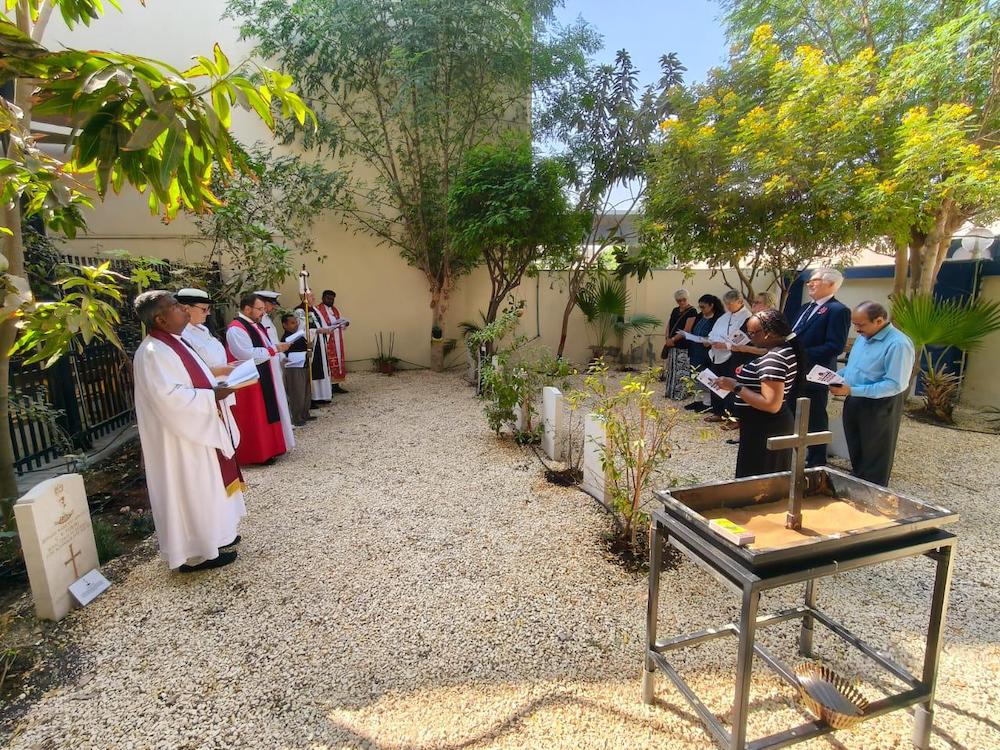You are currently viewing Armistice Day service: St Martin Sharjah graveyard
