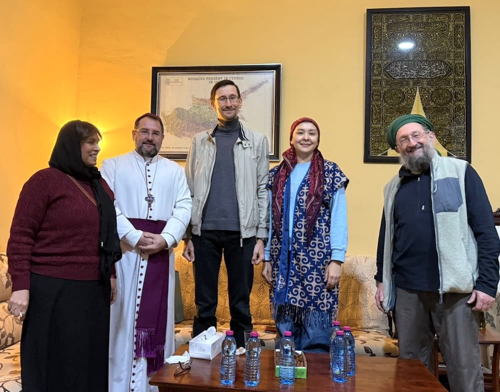 You are currently viewing Imam Shakir welcomes guests for iftar